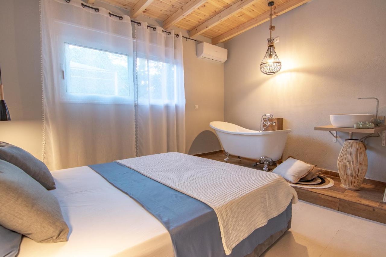 Georgianna'S Suite With Private Pool , 'Blank Suite' Charokopio Exterior foto